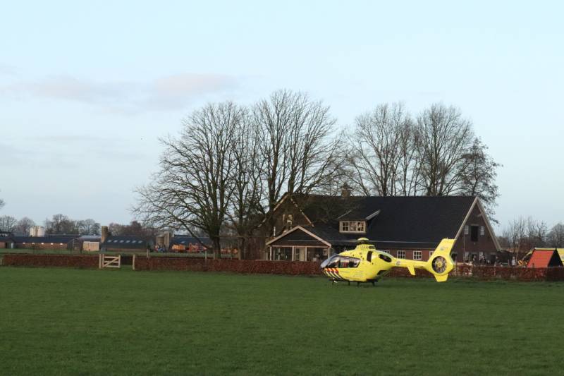 Traumahelikopter landt voor zwaargewonde jongen