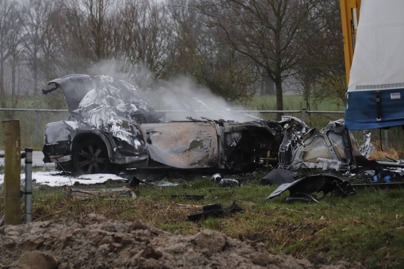Dode gevonden in uitgebrande auto