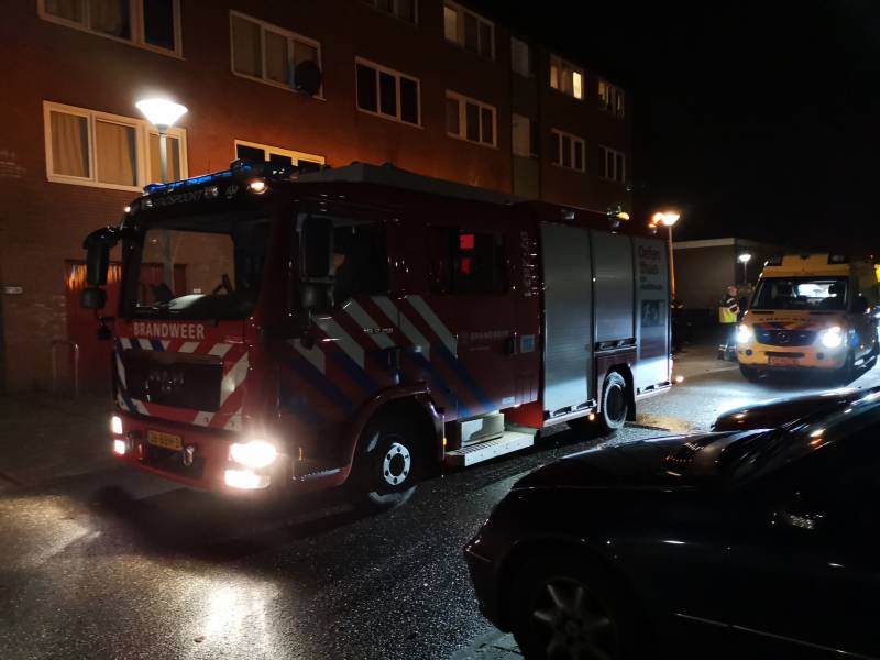 Bewoners uit appartement gehaald