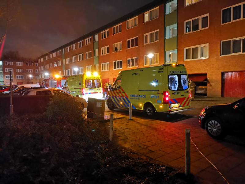 Bewoners uit appartement gehaald