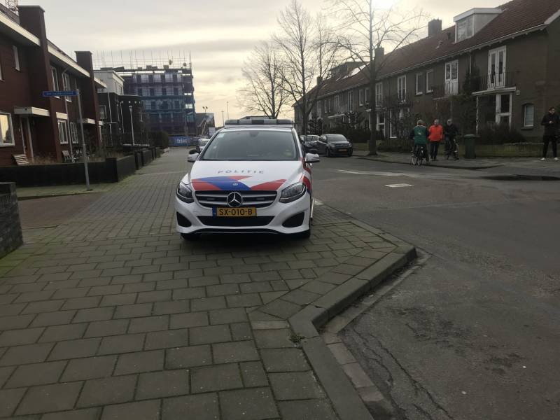 Brandweer verricht metingen na ruiken gaslucht