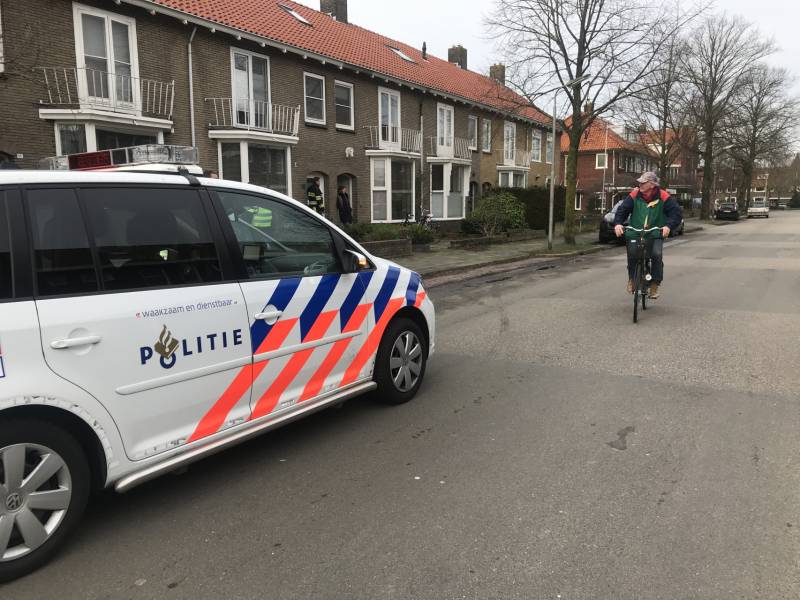 Brandweer verricht metingen na ruiken gaslucht