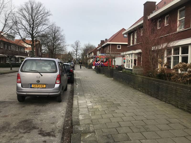 Brandweer verricht metingen na ruiken gaslucht