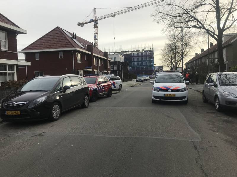 Brandweer verricht metingen na ruiken gaslucht