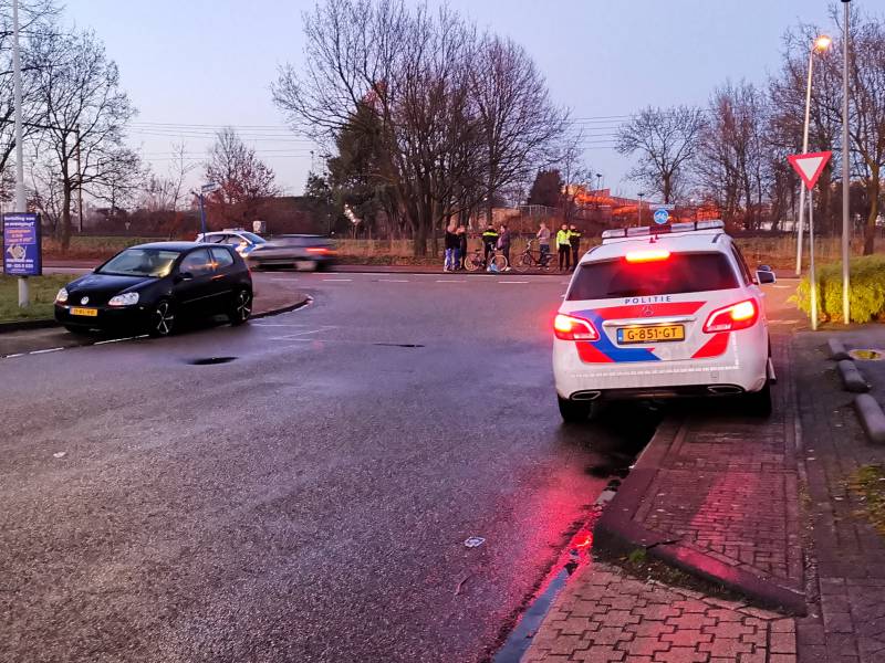 Fietser licht gewond na aanrijding met auto