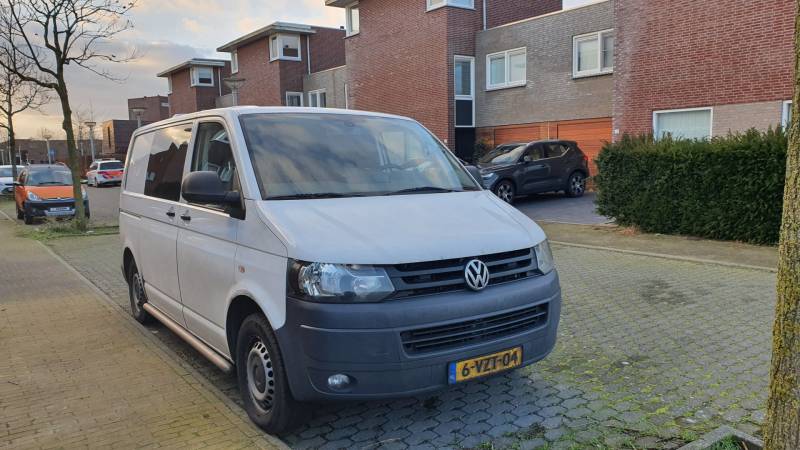 Politie onderzoekt woning en voertuigen voor een lopend onderzoek
