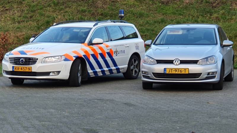 Politie onderzoekt woning en voertuigen voor een lopend onderzoek
