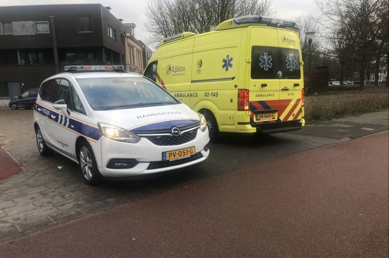 Overstekende fietsster aangereden op rotonde