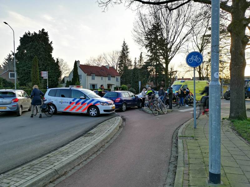 Foto-update: #Bennekom Fietser gewond na aanrijding met auto Kierkamperweg - N782 Bennekom.: