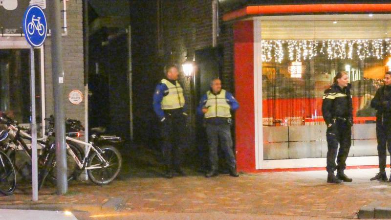 Politie doet inval in woning