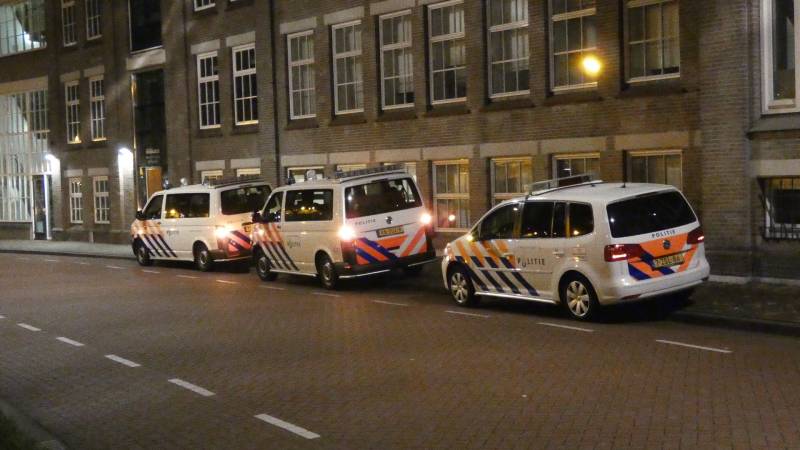Politie doet inval in woning