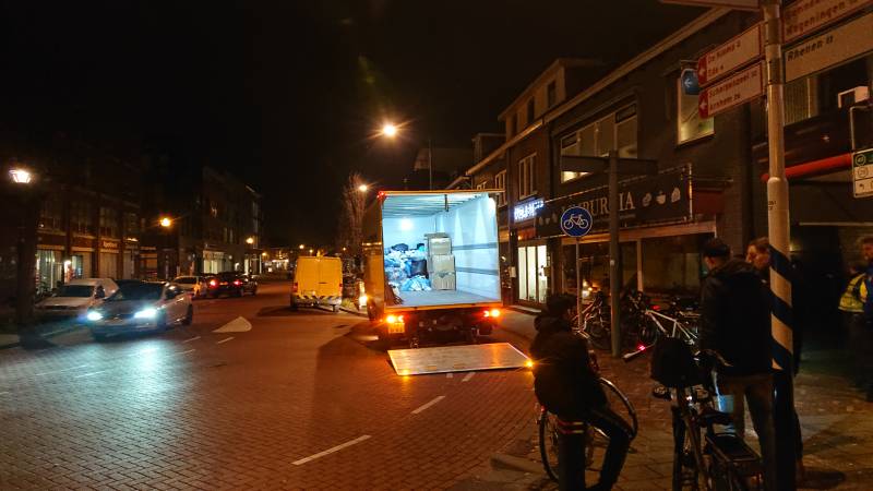 Politie doet inval in woning