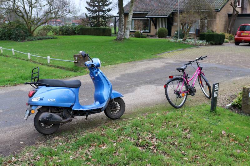 Fietser gewond na botsing met scooterrijder