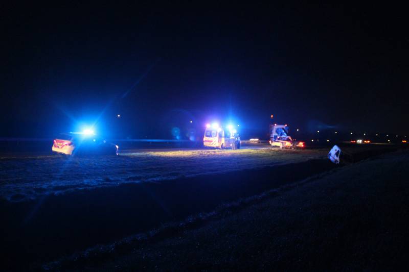 Bestelbusje beland in sloot