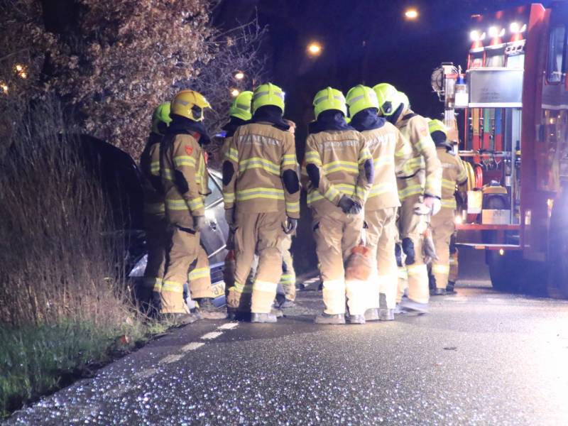 Auto crasht na achtervolging