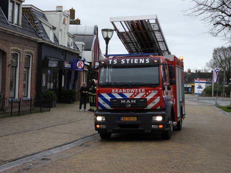 Stuk dak van woning gewaaid