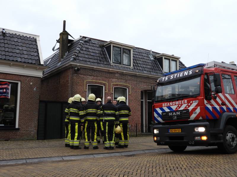 Stuk dak van woning gewaaid