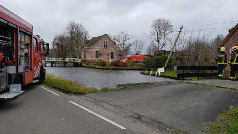 Stroompaal breekt af door harde wind