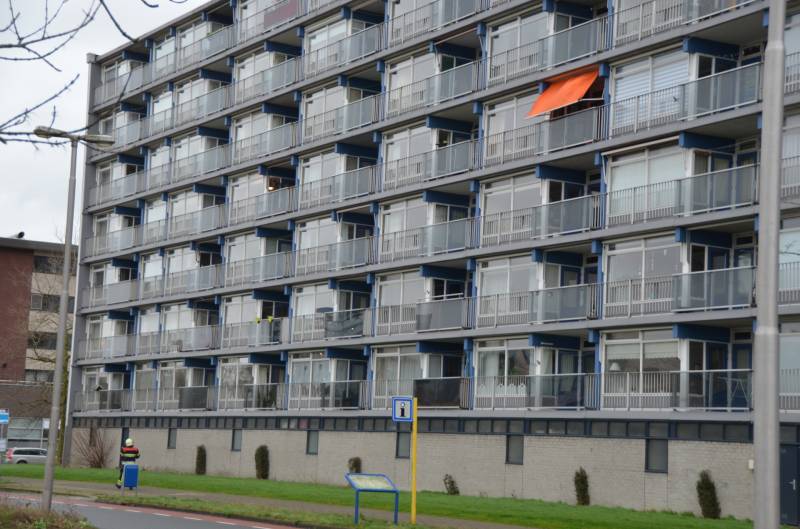 Straatmeubilair waait weg door de storm