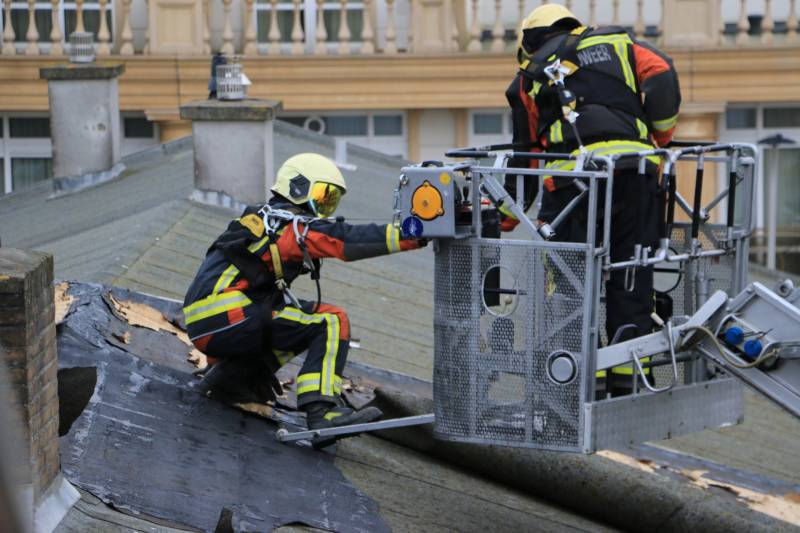 Hulpdiensten druk met stormschades