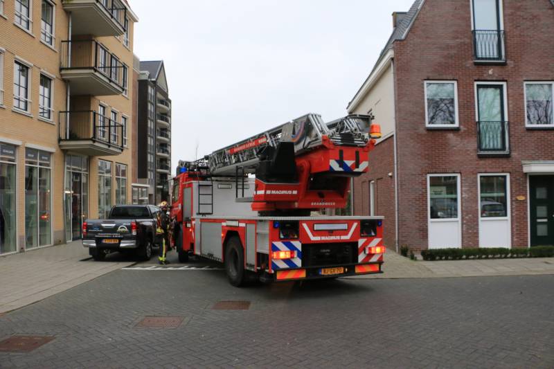 Loden dakrand raakt los door Ciara storm