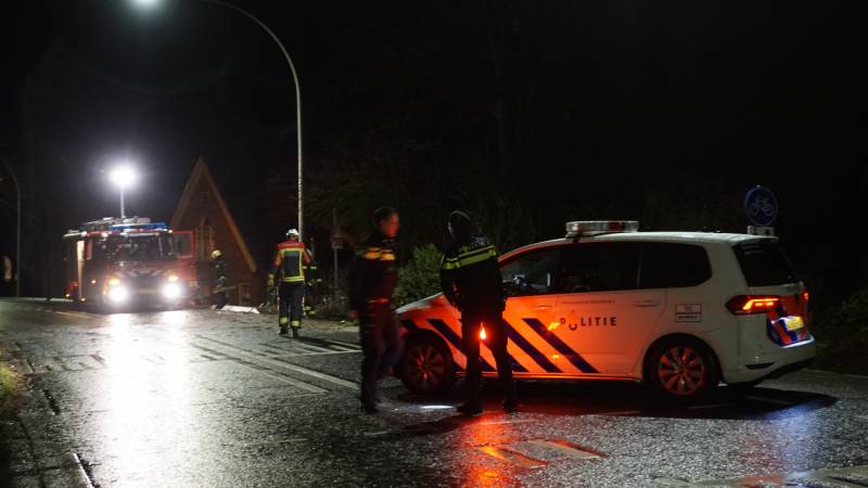 boom valt omver en blokkeert fietspad