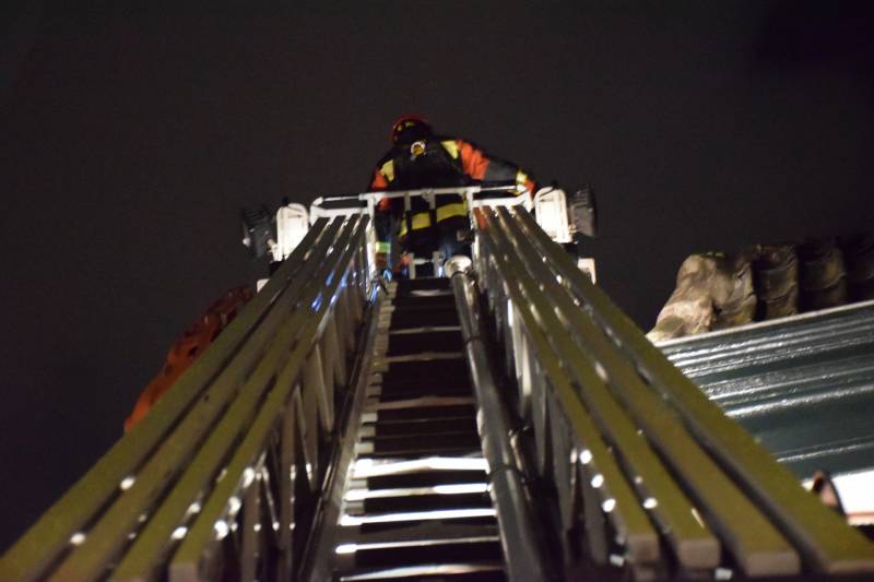 Waterlekkage door afgewaaide dakpannen