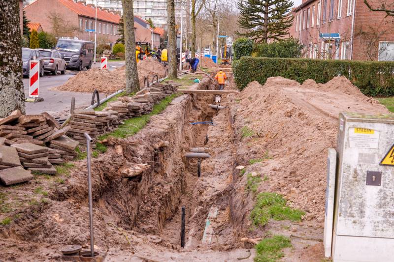 Water spuit de grond uit bij lekkage
