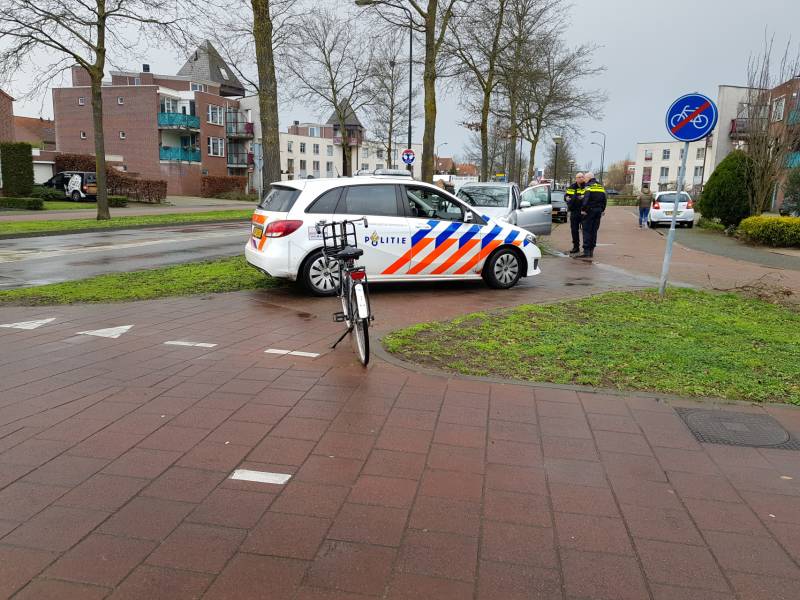 Fietser geschept bij oversteken