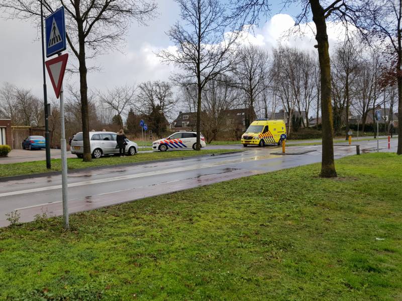 Fietser geschept bij oversteken