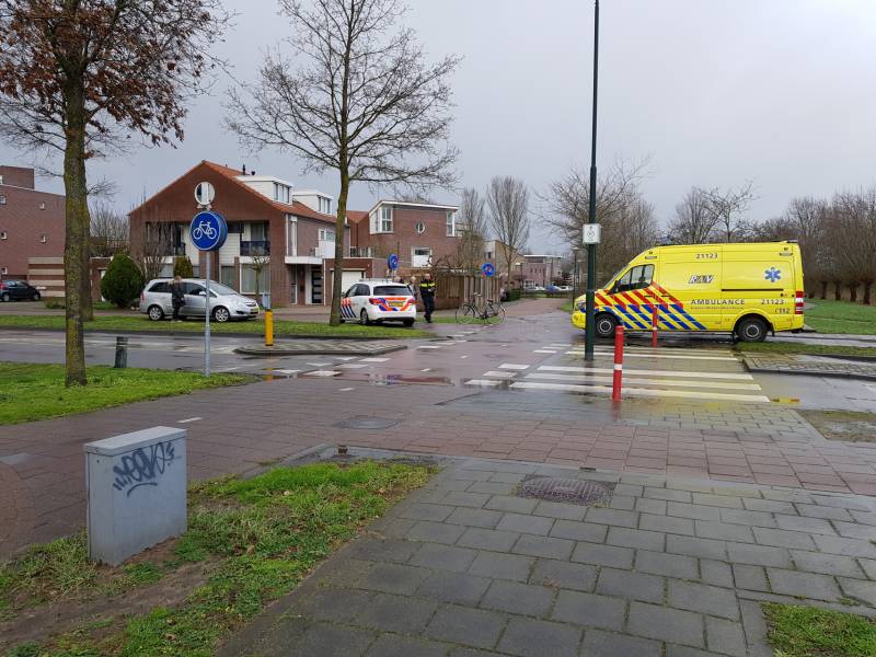 Fietser geschept bij oversteken