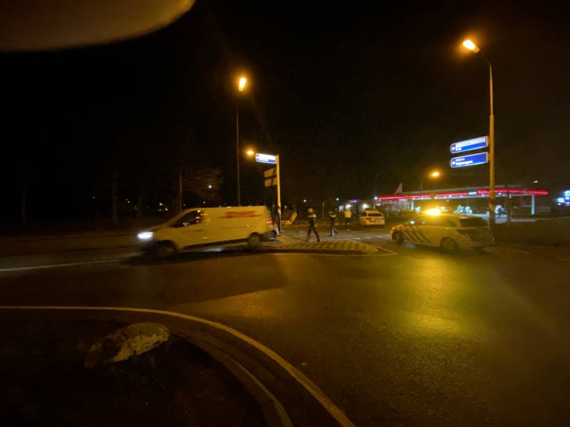 Auto over de kop bij ongeval