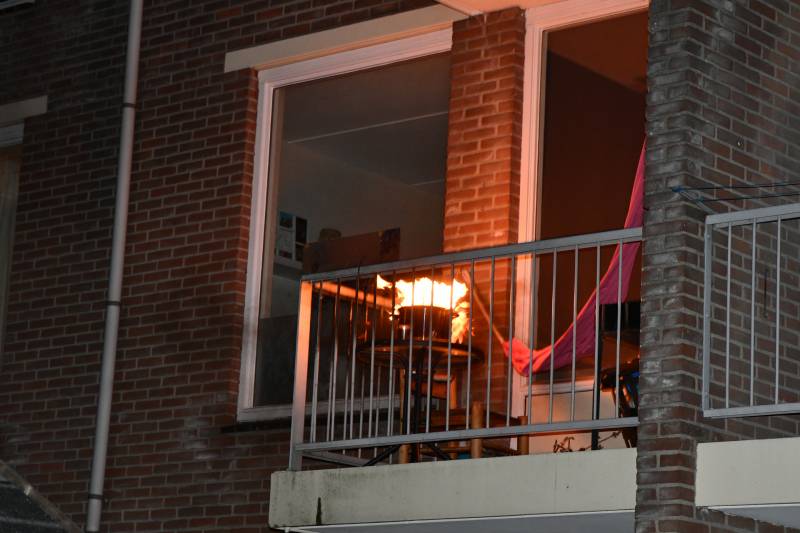 Frituurpan vliegt in brand