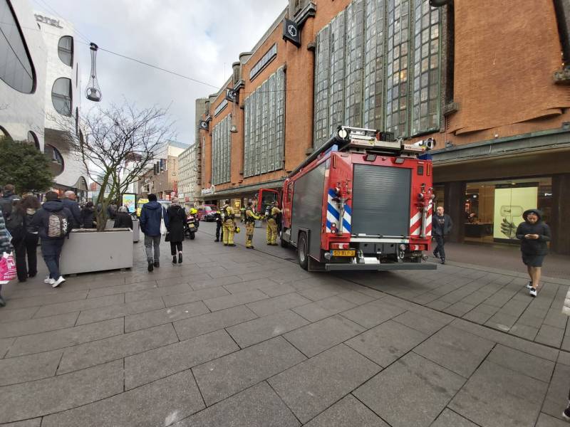 Winkelstraat afgesloten na vreemde lucht in supermarkt Albert Heijn