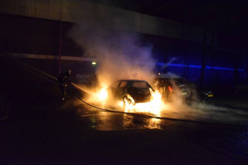 Meerdere auto's verwoest door een brand