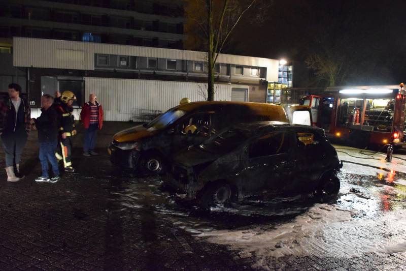 Meerdere auto's verwoest door een brand