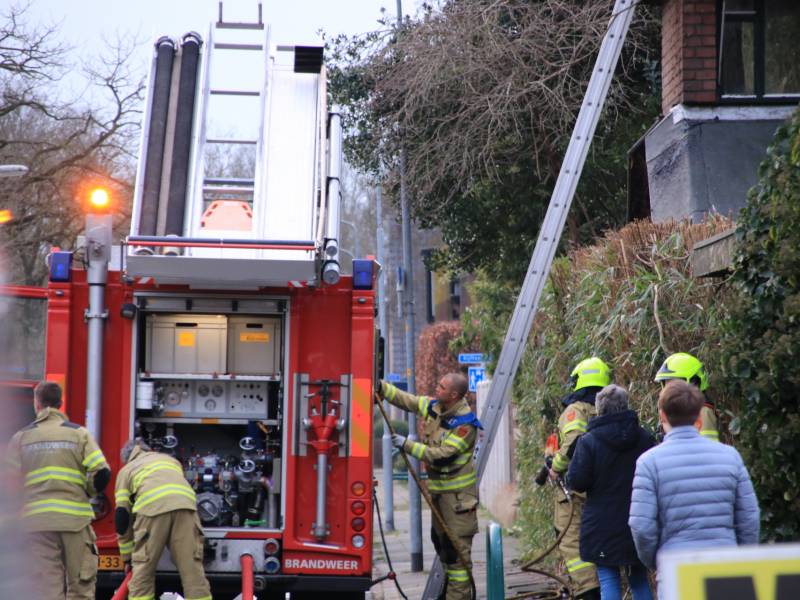 Klein brandje op dak van woning snel geblust