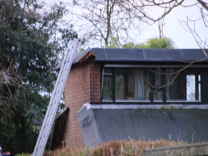 Klein brandje op dak van woning snel geblust