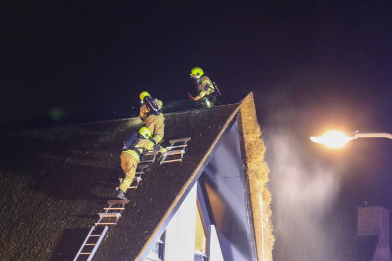 Brand in woning met rieten kap