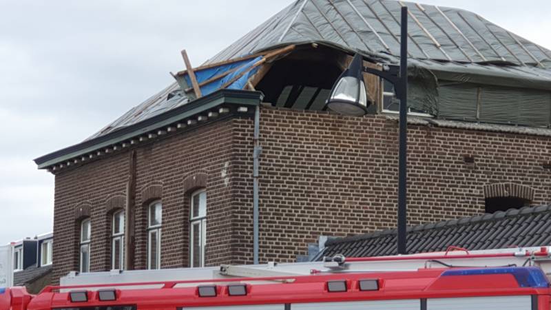 Dak van woning losgewaaid