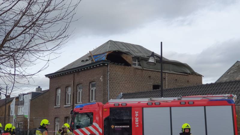 Dak van woning losgewaaid