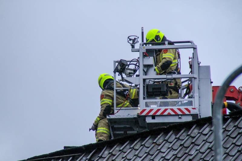 Dakbedekking laat los door harde wind