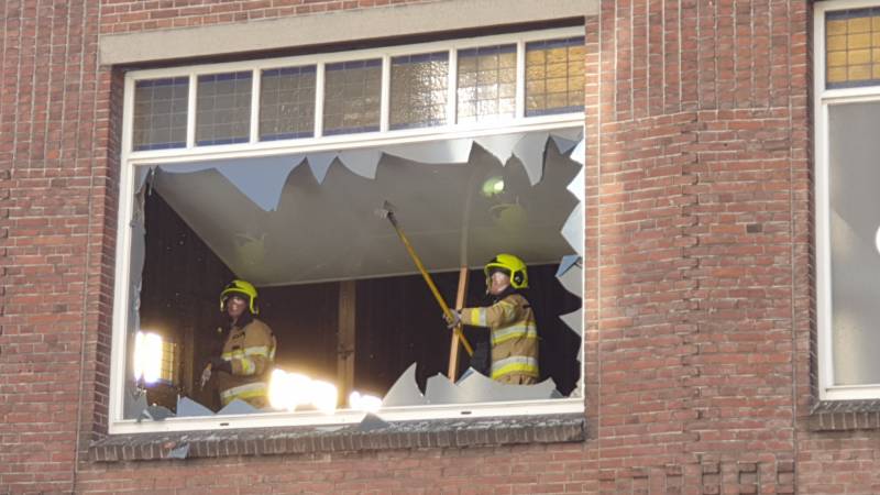 Raam gesprongen door harde wind