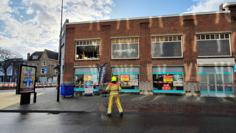 Raam gesprongen door harde wind