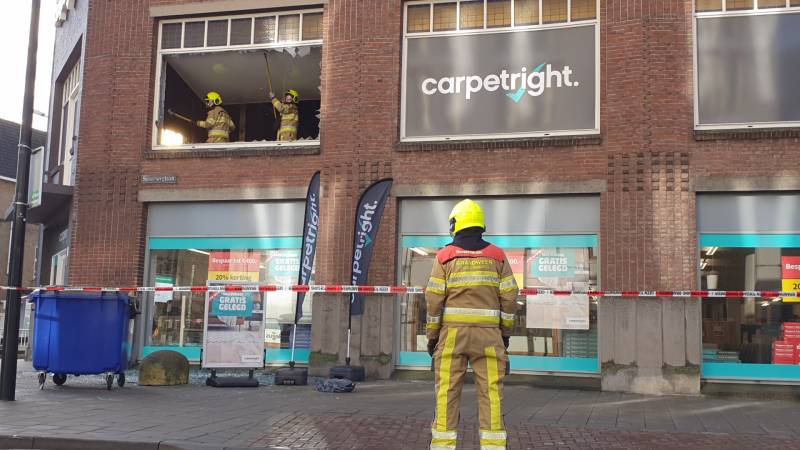 Raam gesprongen door harde wind