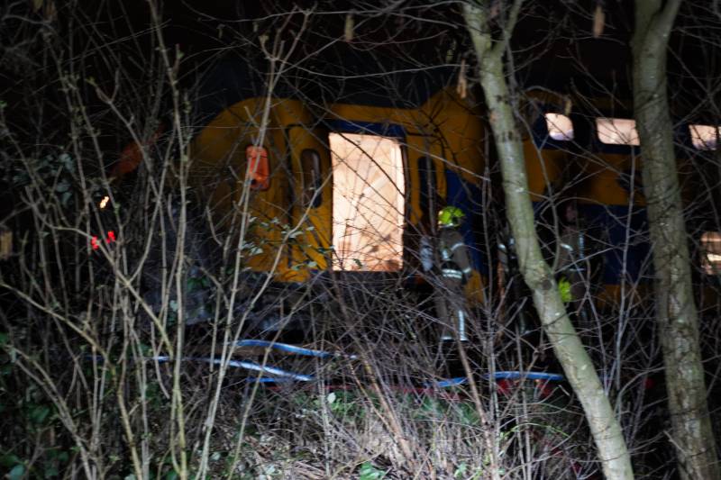 Dode na ongeval met trein, auto vliegt in brand