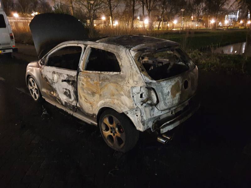 Auto verwoest door brand