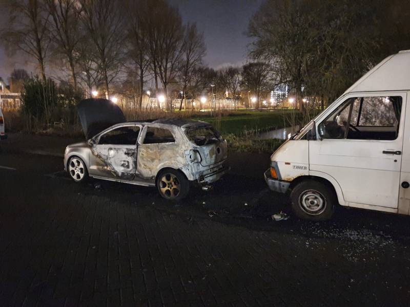 Auto verwoest door brand