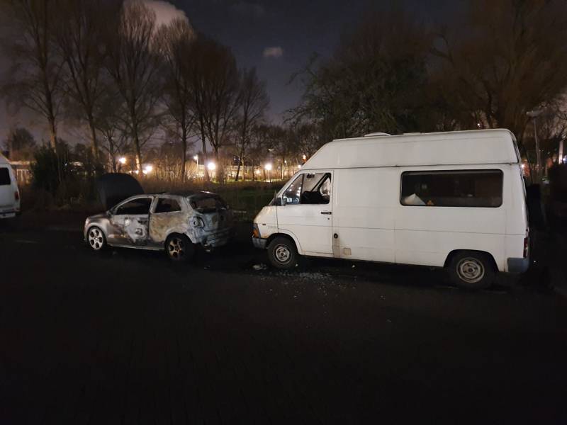 Auto verwoest door brand