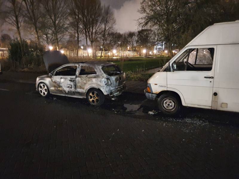 Auto verwoest door brand